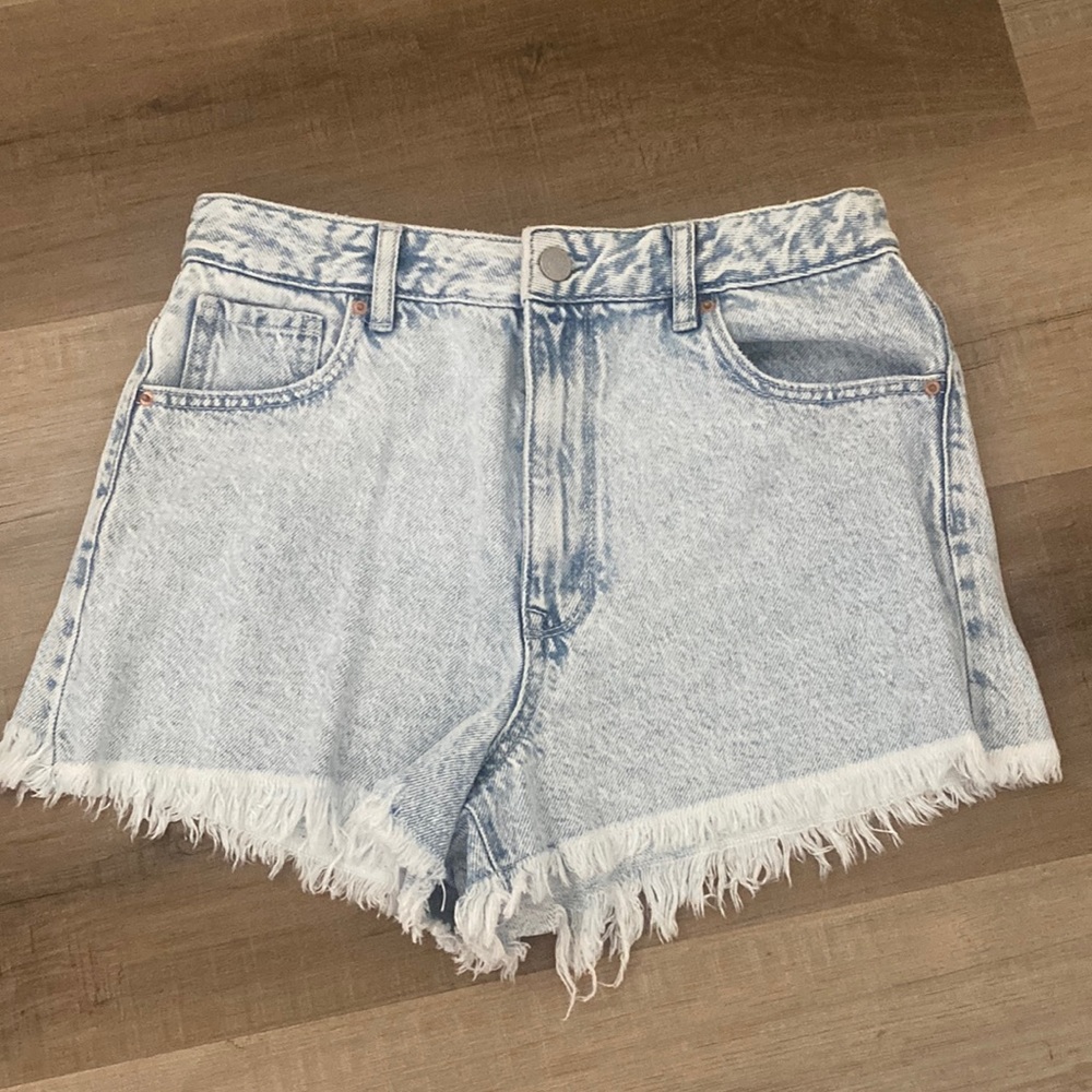 Festival shorts - High rise